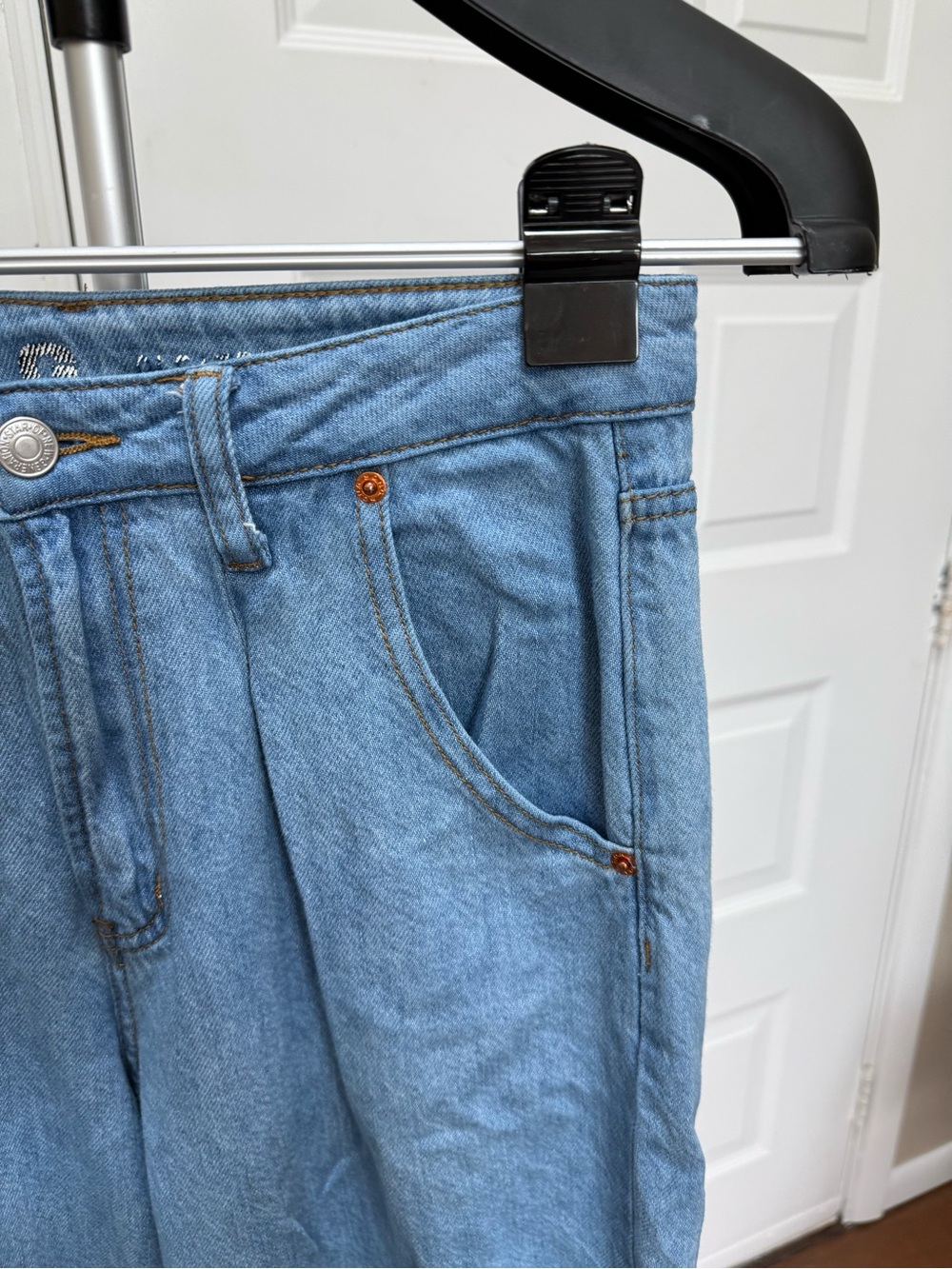 High-Rise Pleated Light Blue Women’s Jeans - Picture 2 of 6
